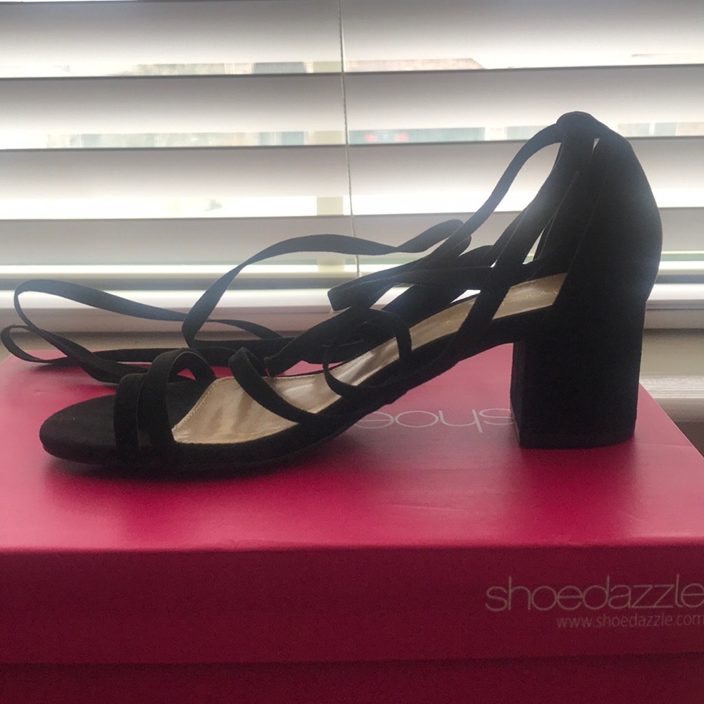 Black heels perfect for date night!💋💃